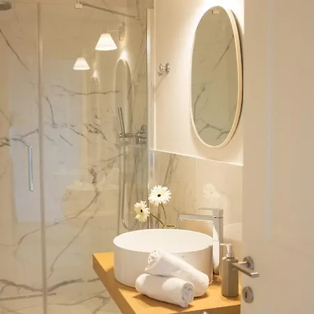 Windows On Dome Luxury Rooftop Apartment Florenz
