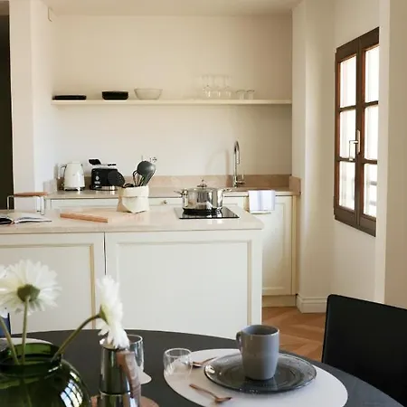 Windows On Dome Luxury Rooftop